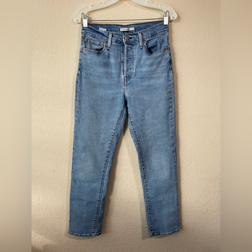 Sold! Levi’s Women  Wedgie straight Fit Jeans Size 29 High Rise